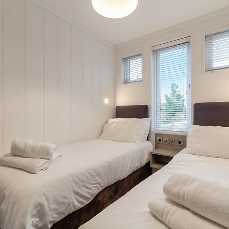 Norfolk Woods Resort And Spa Narborough  Екстериор снимка