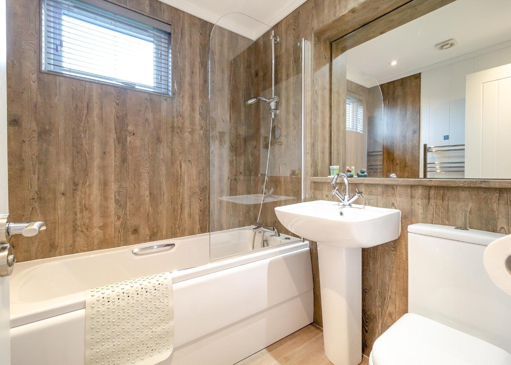 Norfolk Woods Resort And Spa Narborough  Стая снимка