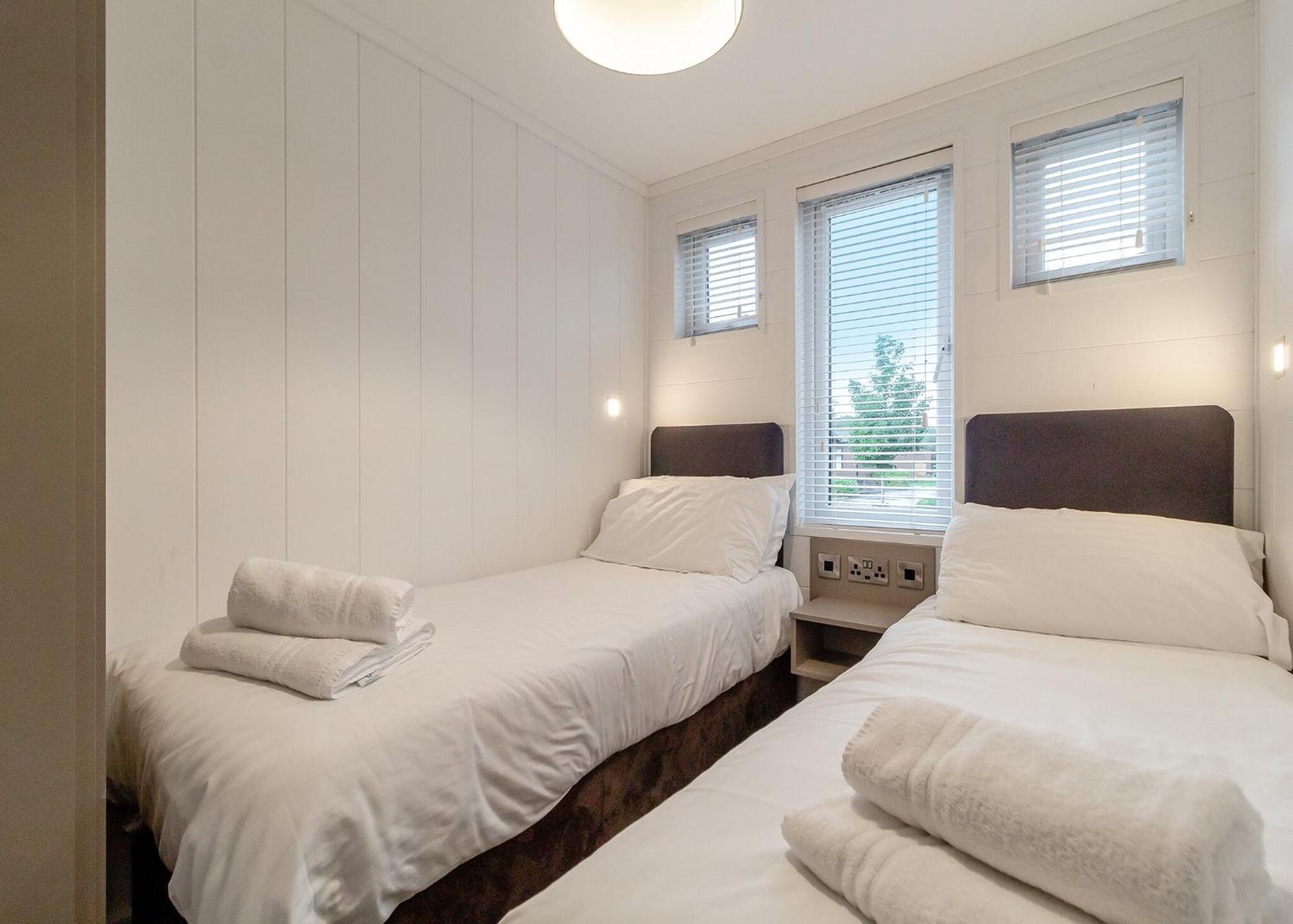 Norfolk Woods Resort And Spa Narborough  Екстериор снимка