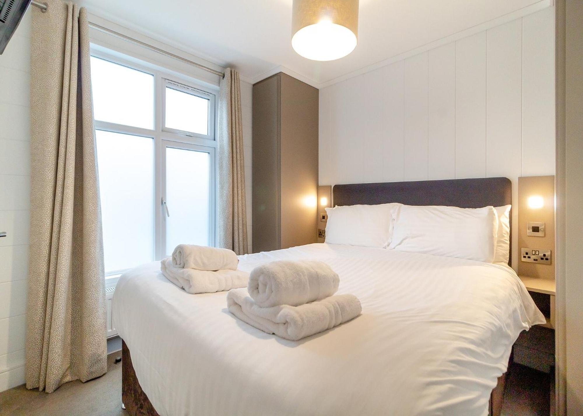 Norfolk Woods Resort And Spa Narborough  Стая снимка