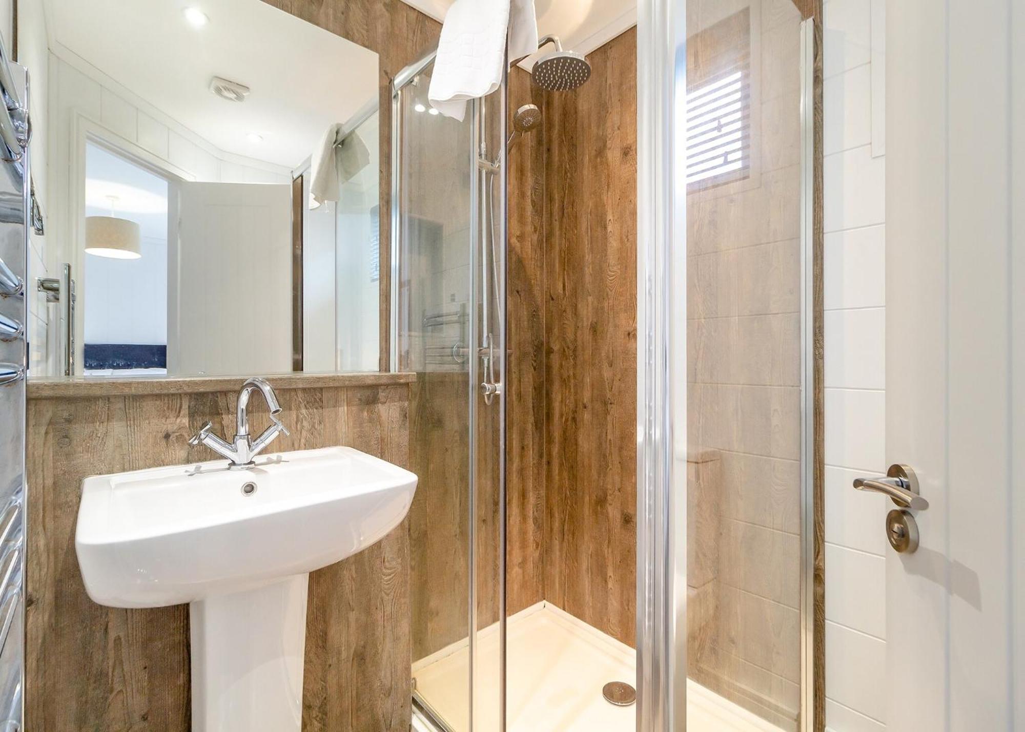 Norfolk Woods Resort And Spa Narborough  Екстериор снимка