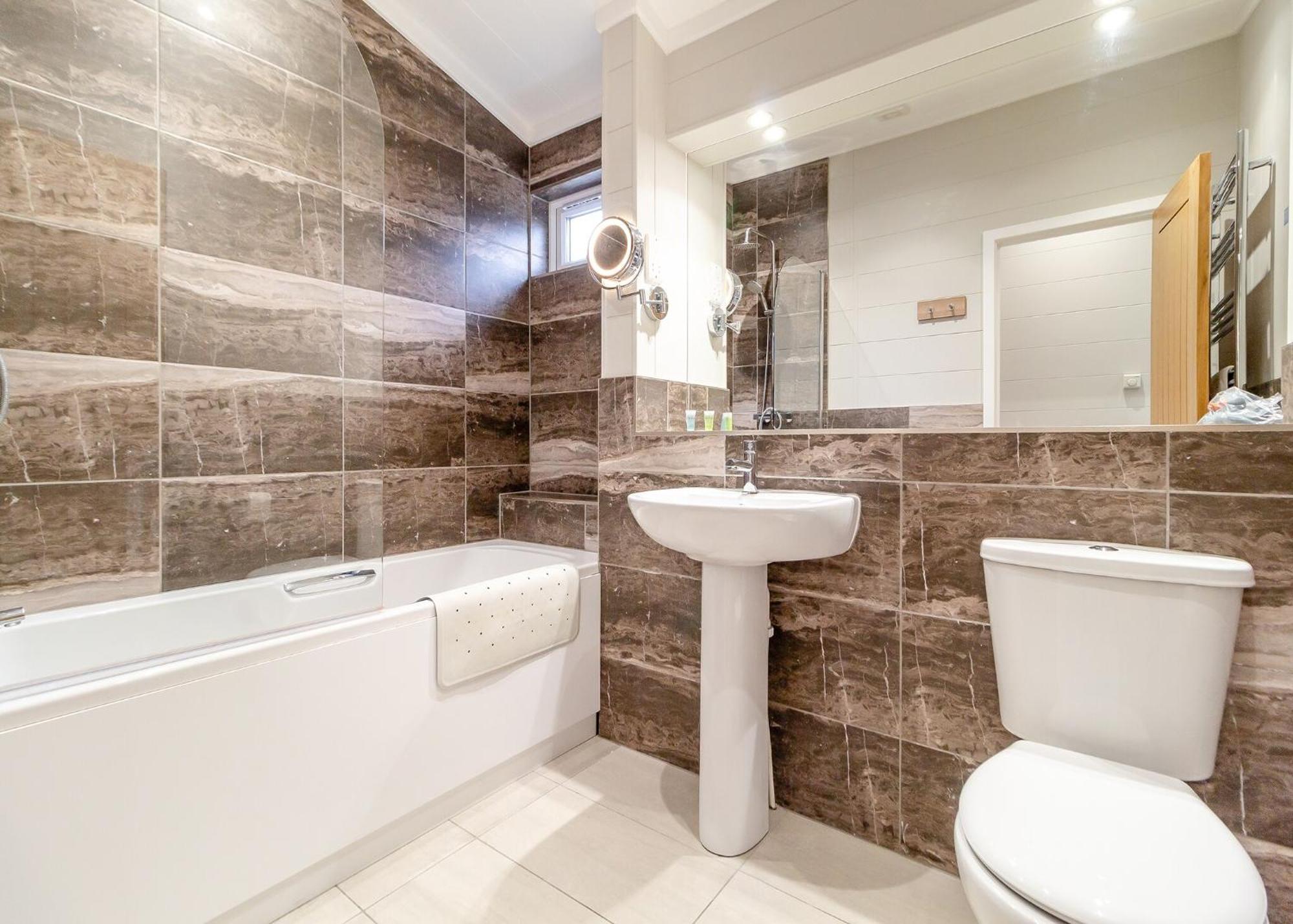 Norfolk Woods Resort And Spa Narborough  Екстериор снимка