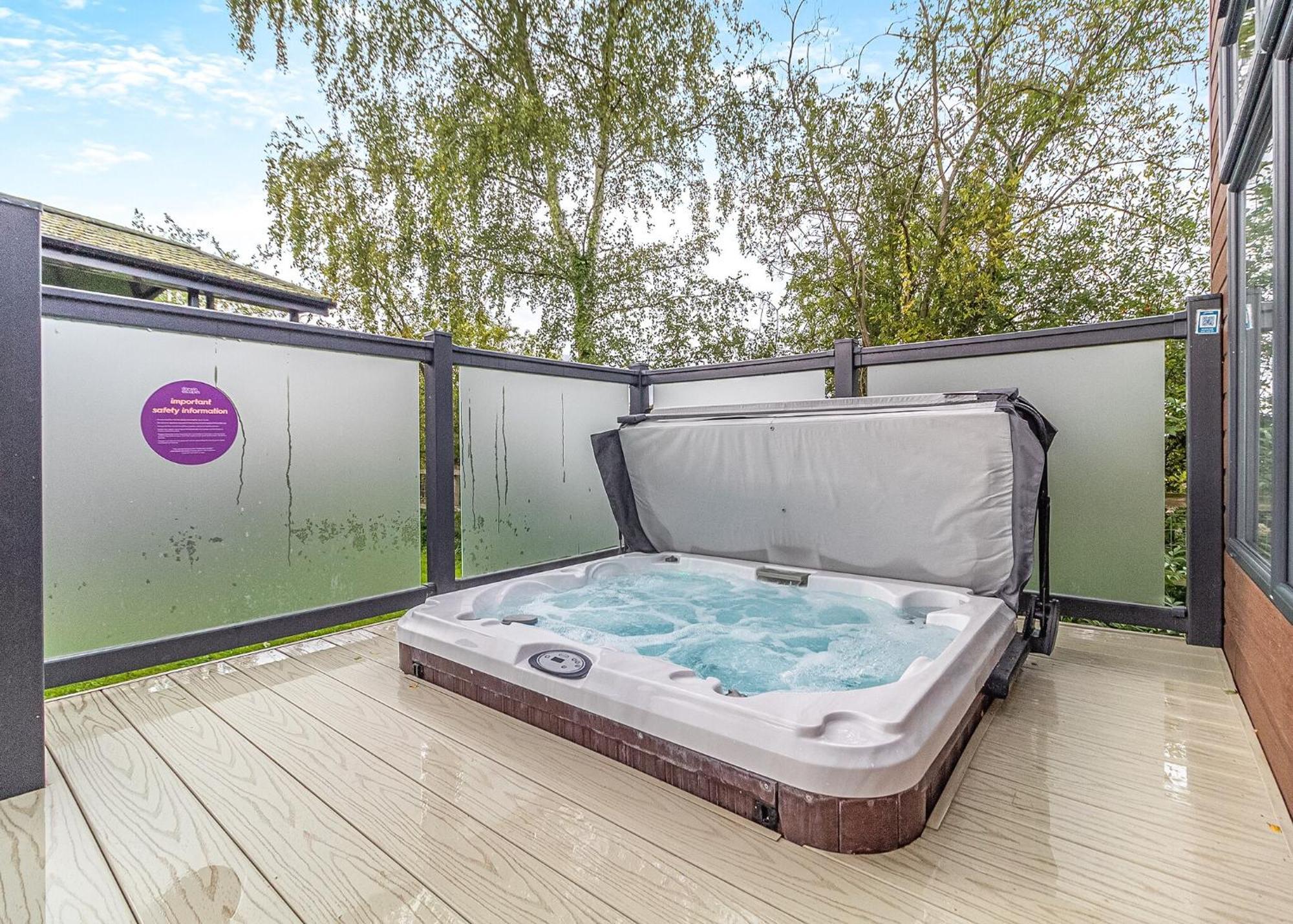 Norfolk Woods Resort And Spa Narborough  Екстериор снимка