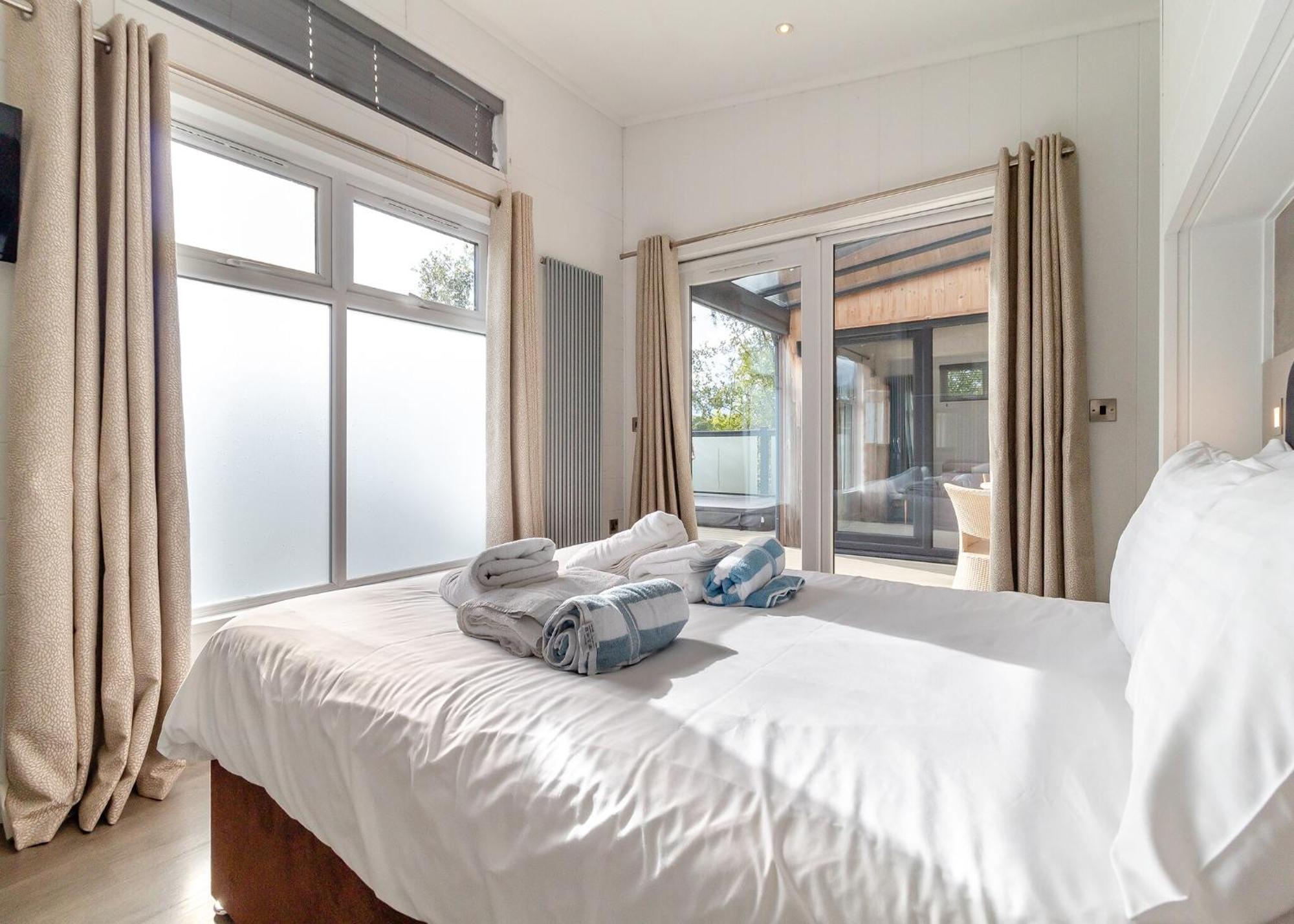 Norfolk Woods Resort And Spa Narborough  Екстериор снимка